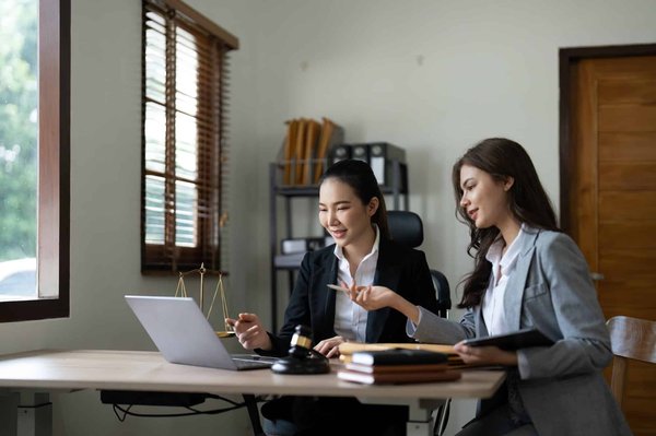 Quels sont les domaines d'expertise d'un notaire Saint-Cyr-Sur-Mer ?