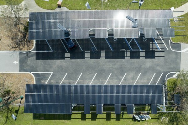 L'ombrière photovoltaïque : pour un parking vert et productif
